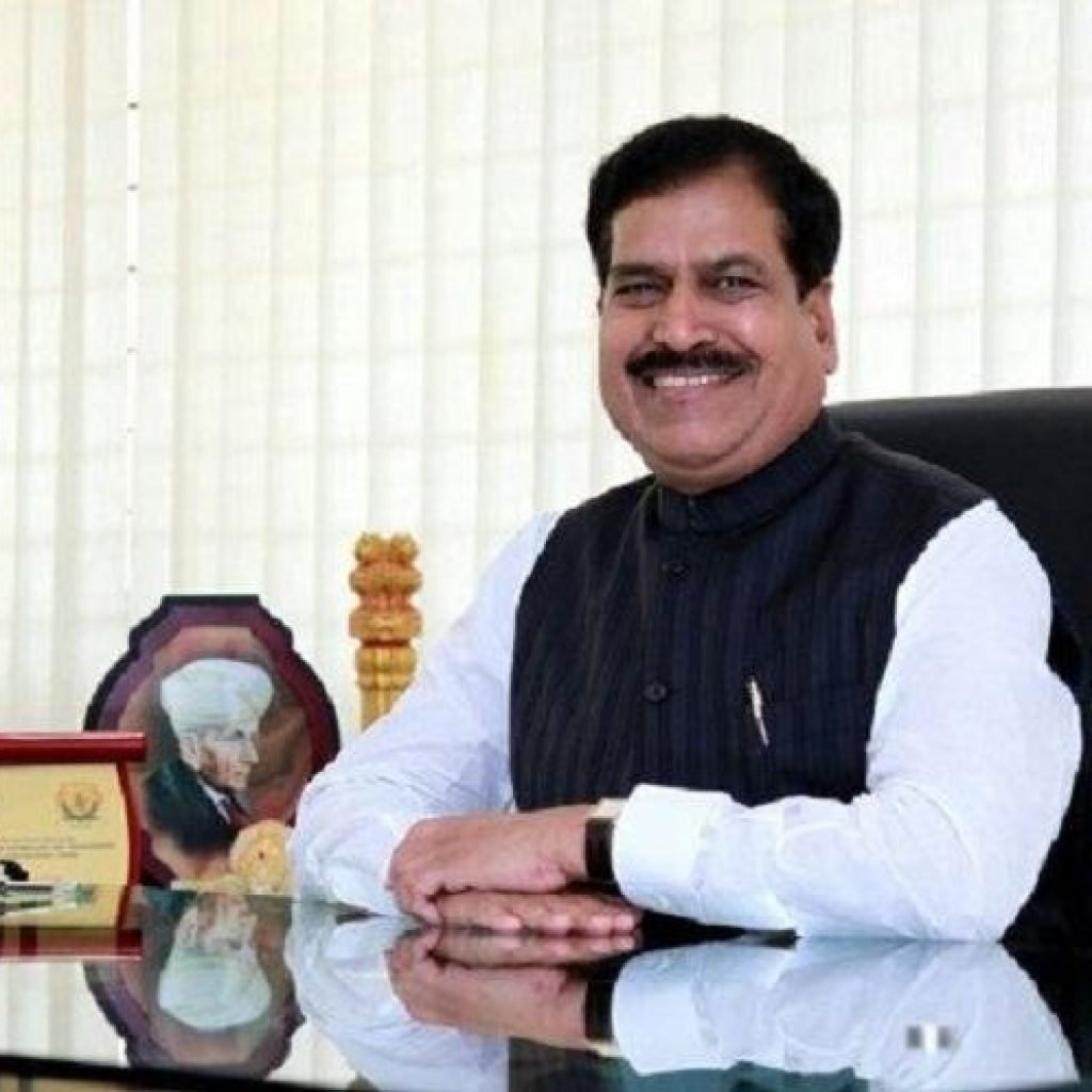 Central railway Minister Suresh Angadi Died at 65 due to Covid-19