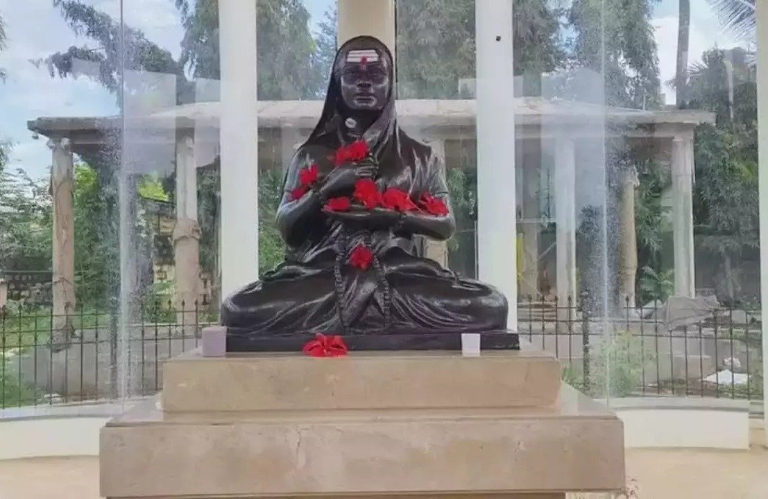 Karnataka CM Urges PM to Declare Kittur Rani Chennamma’s Samadhi a National Monument