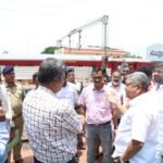 MP Shettar Inspects Belagavi Railway Station, Vows Timely Completion of Upgrade Works