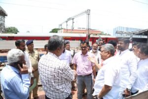MP Shettar Inspects Belagavi Railway Station, Vows Timely Completion of Upgrade Works