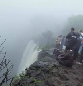 Tourist Rush at Chikale Waterfalls Raises Safety Concerns Amid Weak Fencing Tourist Rush at Chikale Waterfalls Raises Safety Concerns Amid Weak Fencing