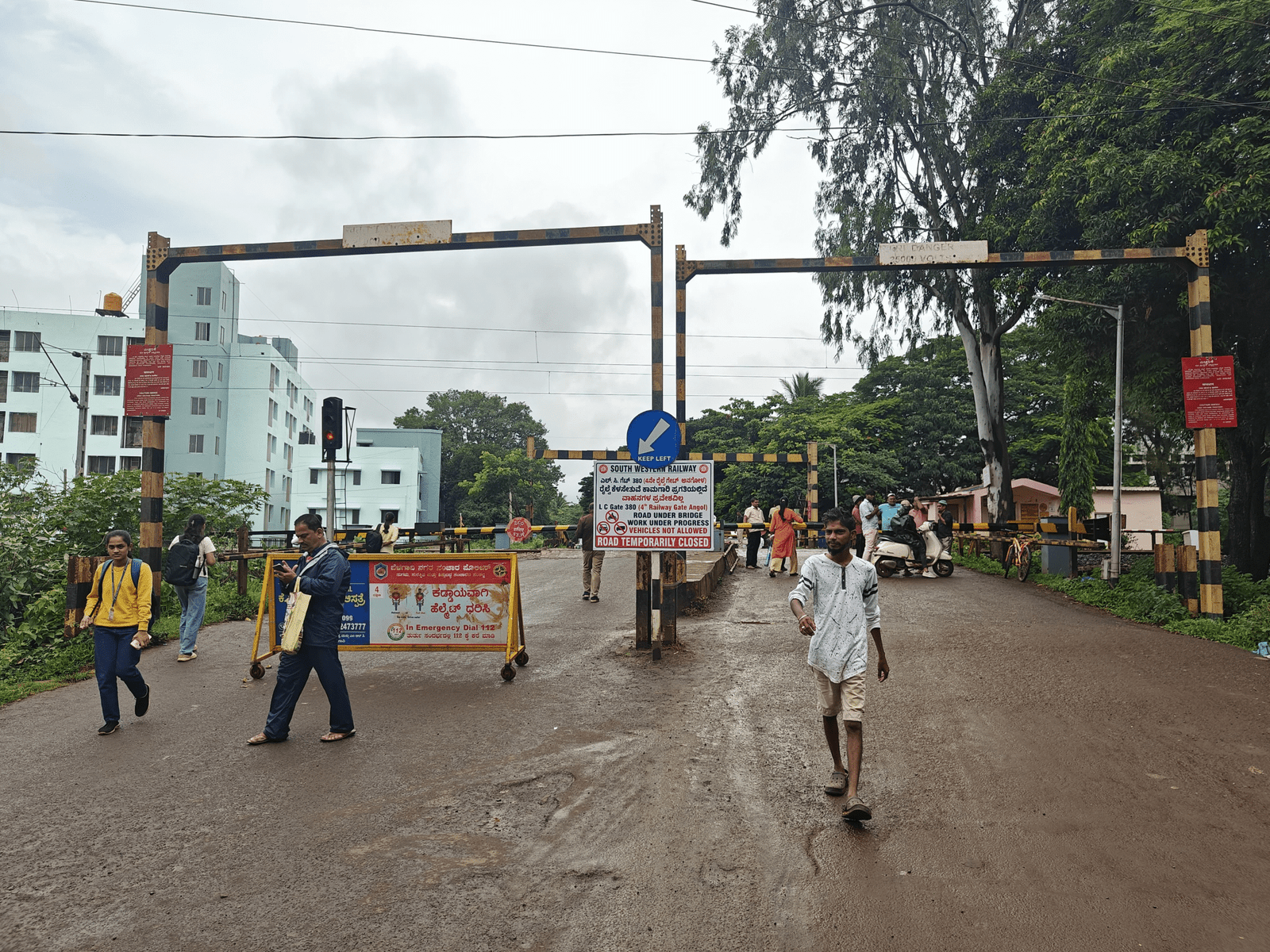 Belagavi Traffic Alert: 3rd Gate Gridlock Strangles Udyambag Commute!