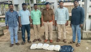 ALERT! Police have arrested a Jharkhand man and seized over 5.5 kg of Ganja, worth ₹55,910, at Londa Station. Click to learn how the drug smuggler was caught!