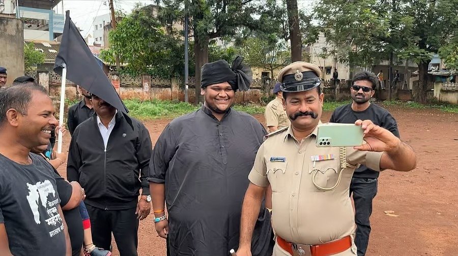 Belagavi Cop Faces Backlash for Selfie with MES Leader, Says It Was for Official Duty