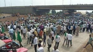 Farmers End Sugarcane Protest After CM’s Assurance
