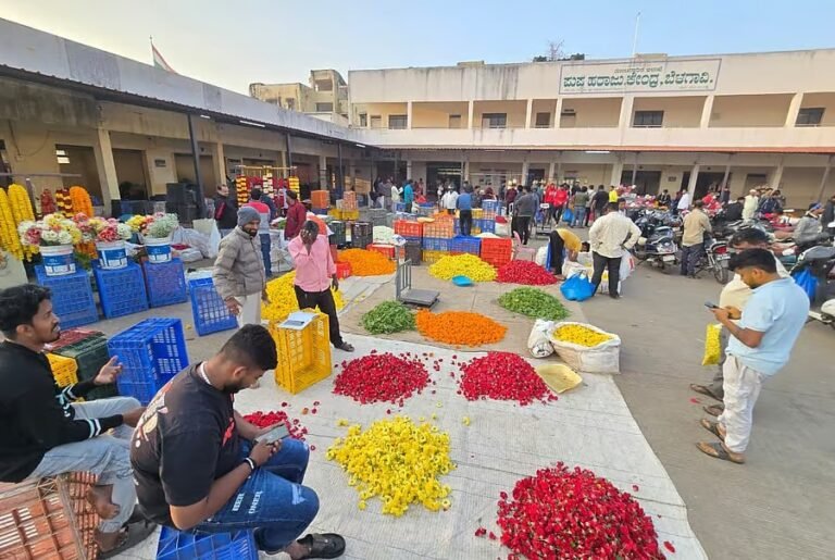 Shettar Opposes Private Flower Market in Cantonment
