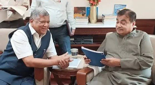 Gadkari Seeks Audit for NWKRTC VTMS Proposal