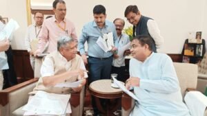 Belagavi MP Shetter Meets Gadkari Over Road Projects