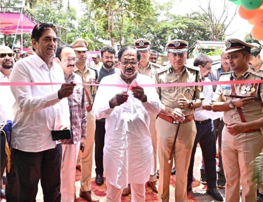 Parameshwar Inaugurates 144 Police Quarters