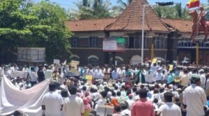 Surveyors Hold Massive Protest in Belagavi