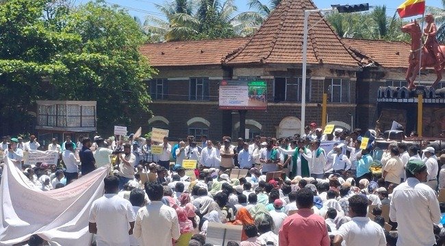 Surveyors Hold Massive Protest in Belagavi