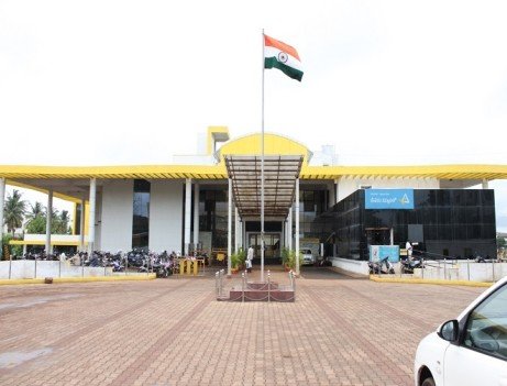 BCC Removes Illegal Hoardings in Belagavi